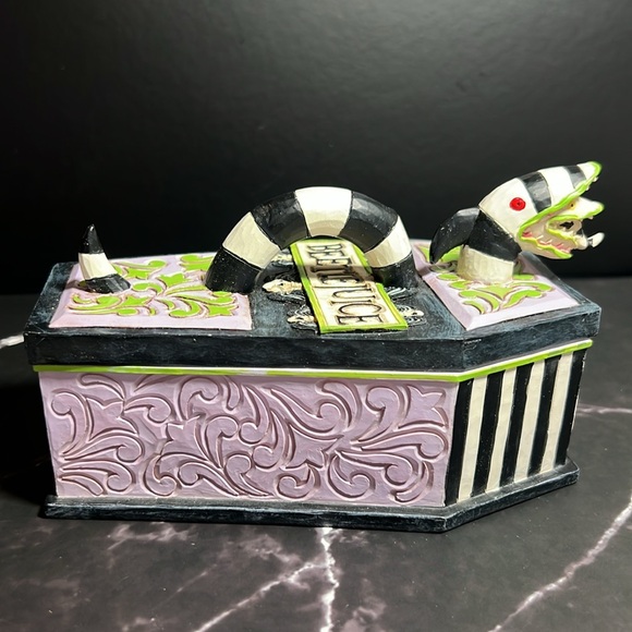 Jim Shore BeetleJuice Black and White Accent Decor Box - Picture 4 of 8